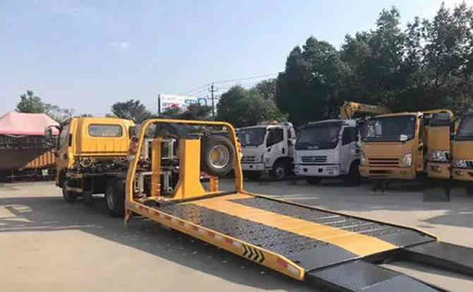 兴宾区汽车中途维修案例